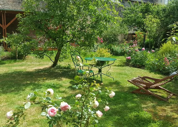 Les Hirondelles 招待所